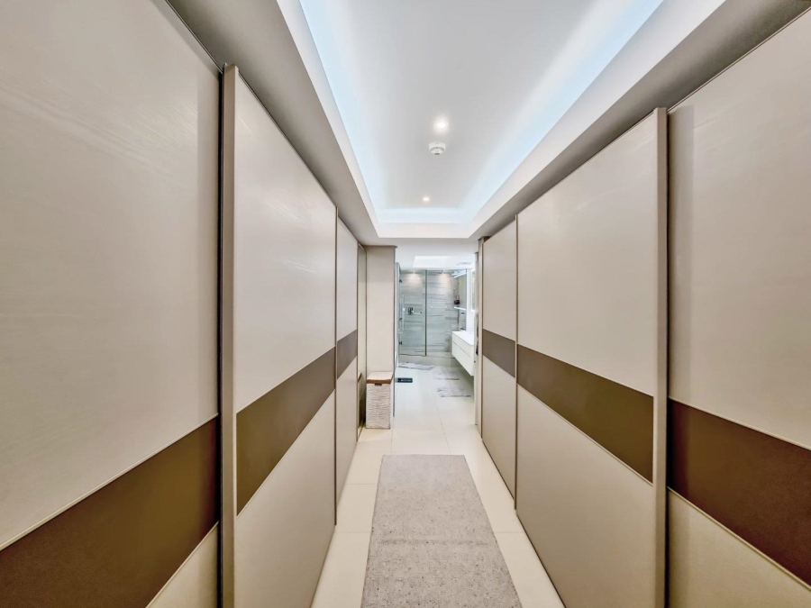 4 Bedroom Property for Sale in Mouille Point Western Cape